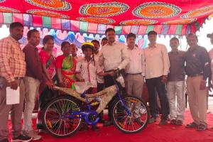 చండూర్ జెడ్ పి హెచ్ ఎస్ లో 171 సైకిళ్ల పంపిణీ. 