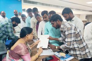 అర్హులైన జర్నలిస్టులందరికీ  అక్రిడిటేషన్ కార్డులు ఇవ్వాలి.!