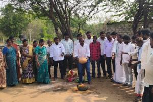 మహిళా సమైఖ్య భవనానికి శంకుస్థాపన 