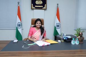 మహబూబాబాద్ కలెక్టర్ గా స్నేహ శబరీష్ నియామకం