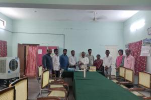 బ్యాంకింగ్ సంబంధించిన కాంపిటీషన్స్ పుస్తకాలను అందించిన..!  మహాదేవపూర్ తెలంగాణ గ్రామీణ బ్యాంక్ మేనేజర్..!