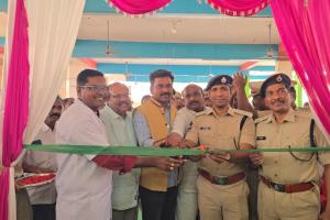 “అరైవ్ ఆలైవ్” కార్యక్రమంలో భాగంగా కోరుట్లలో డ్రైవర్లకు ఉచిత కంటి వైద్య శిబిరం...