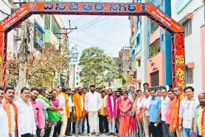 నిజాంపేట్ సర్కిల్‌లో స్వాగత కమాన్ల ప్రారంభం