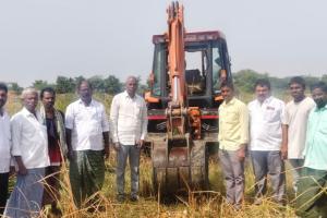 ఎమ్మెల్యే సహకారం తో పిచ్చి చెట్లు తొలగింపు 