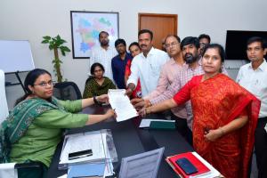 ప్రభుత్వ ఉద్యోగులకు 17% హెచ్‌ఆర్‌ఏ, సీసీఏ అమలు చేయాలి