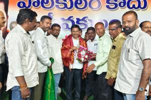 జర్నలిస్టుల సమస్యల పరిష్కారానికి కృషి చేస్తా: