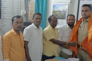 కొత్త  ఎస్ హెచ్ ఓ ను సన్మానించిన : బీజేపీ మండల అధ్యక్షులు