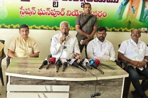 రైతులు సాగు విధానాలను మార్చుకోవాలి : కడియం శ్రీహరి