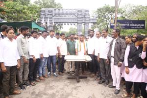 ఘనంగా ఎమ్మెల్యే జన్మదిన వేడుకలు 