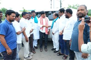 మంత్రిని మర్యాదపూర్వకంగా కలిసిన డీసీసీ అధ్యక్షులు ఇనగాల వెంకట్రామ్ రెడ్డి