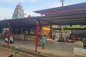 ఆలయంలో అర్ధరాత్రి దుండగుల బీభత్సం