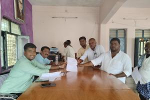 అనుమతులు లేకుండా అక్రమ ప్లాట్లు