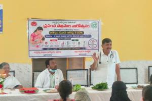 తల్లి పాలు అమృతంతో సమానం: డీఎంహెచ్ఓ
