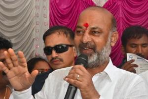 బట్ట కాల్చి మీద వేస్తే ఊరుకోం