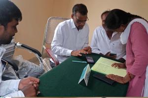 ఇందిరమ్మ ఇళ్లపై ఎంపీడీఓ గోపాల్ సమీక్ష