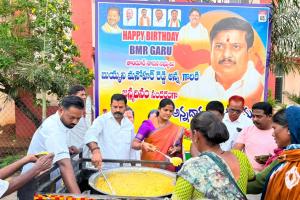 ప్రజా సేవకుడు.. ఎమ్మెల్యే మనోహర్ రెడ్డి.