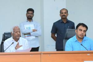 మున్సిపాలిటీని ఆదర్శవంతంగా తీర్చిదిద్దాలి