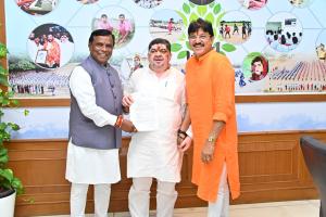 బస్ స్టాండ్ ను ఆధునికీకరించండి