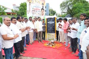 సిసి రోడ్లు, డ్రైనేజీ పనులకు శంకుస్థాపన చేసిన ఎమ్మెల్యే కేఆర్ నాగరాజు 