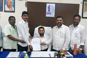 జాతీయ పతాకాన్ని అవమానిస్తే చూస్తూ ఊరుకోం 