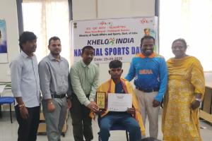 జాతీయ క్రీడా దినోత్సవంలో ఓదెల క్రీడాకారునికి ఘన సన్మానం...