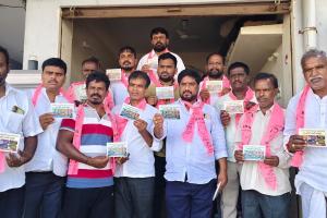 కాంగ్రెస్ వైఫల్యాలపై దామరకుంటలో బీఆర్‌ఎస్ వినూత్న నిరసన