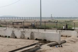 గోదావరి పుష్కర ఘాట్ వద్ద అధ్వానంగా నీటి వసతులు: