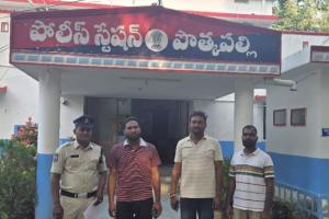 అక్రమ అరెస్టులతో ఉద్యమాన్ని ఆపలేరు.