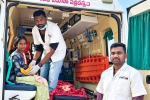 అంబులెన్స్‌లో  ప్రసవం తల్లి బిడ్డ క్షేమం