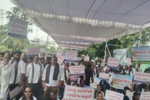 అన్నదాతకు  అండగా నిలిస్తున్న  రైస్ మిల్లర్ ల పై కక్ష సాధింపు తగదు.