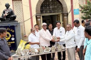 మట్టి గణపతినీ పూజిద్దాం పర్యావరణాన్ని కాపాడుదాం 