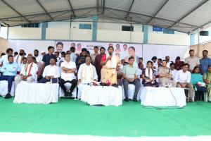 చదువుకున్న పాఠశాలను గుర్తు పెట్టుకుని అభివృద్ధి చేయడం అభినందనీయం - ఇన్‌చార్జి మంత్రి సీతక్క