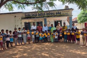 ​పాఠశాల అభివృద్ధికి సర్పంచ్ సహకారం అభినందనీయం