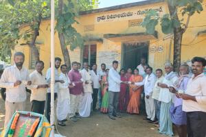 గుండేకల్లూర్‌లో స్మార్ట్ రేషన్ కార్డుల పంపిణీ