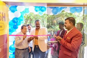 కూకట్పల్లి మెట్రో స్టేషన్ ప్రాంగణంలో ట్రస్ట్ ఎన్ కాష్ జ్యువెలరీ ప్రారంభం