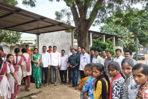 మధ్యాహ్న భోజన పథకాన్ని తనిఖీ చేసిన డి.ఇ.ఓ కె.రాము