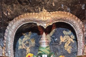 చిలుపూరు గుట్టలో అష్టదళ పాద పద్మారాధన పూజ