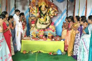 అన్నపూర్ణాదేవి అలంకారంలో దుర్గామాత