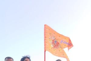 కోట బురుజు పై కాషాయం జెండా ఎగురవేత