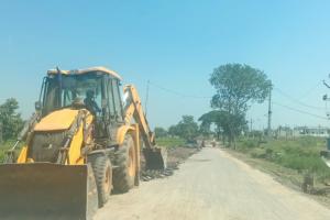 ఎట్టకేలకు రోడ్డు పనులు వేగవంతం!