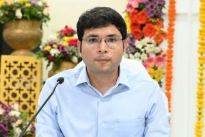 ప్రజల సమస్యల పరిష్కారానికి వాట్సాప్ గ్రీవెన్స్ సెల్ ప్రారంభం: జిల్లా కలెక్టర్ భవేశ్ మిశ్రా