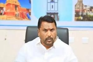 తెగిపడిన లిఫ్ట్.. మంత్రి అడ్లూరి లక్ష్మణ్‌కు తప్పిన ప్రమాదం..!
