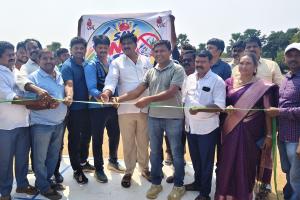 కాఫెడ్ గ్రౌండ్లో  ప్రీమియర్ లీగ్ సీజన్ 03 ప్రారంభించిన వెంకటాపురం సీఐ ముత్యం రమేష్ 