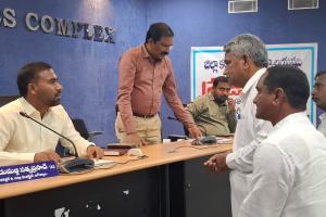 ఎల్లంపల్లి కుడి కాలువ రద్దు చేయండి… మా భూములు కాపాడండి!