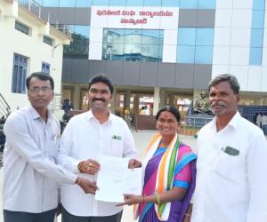 14వ వార్డు కాంగ్రెస్ అభ్యర్థిగా దండి లక్ష్మికొమురయ్య నామినేషన్