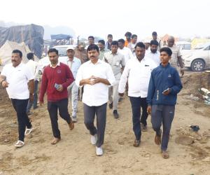 ఏమైనా సమస్యలు ఉన్నాయా..?  జాతరలో భక్తులతో పొoగులేటి