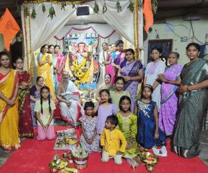 నీరజ్ అపార్ట్‌మెంట్‌లో ఘనంగా కుంకుమ పూజ